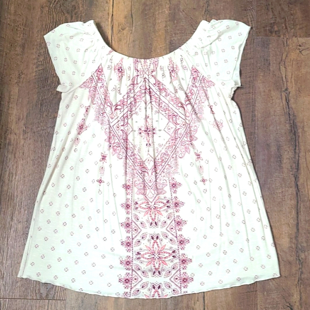 Fashion top.